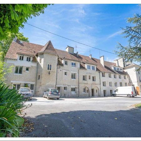 Studio Calme Dans Un Chateau Au Coeur De Caen Apartment Bagian luar foto