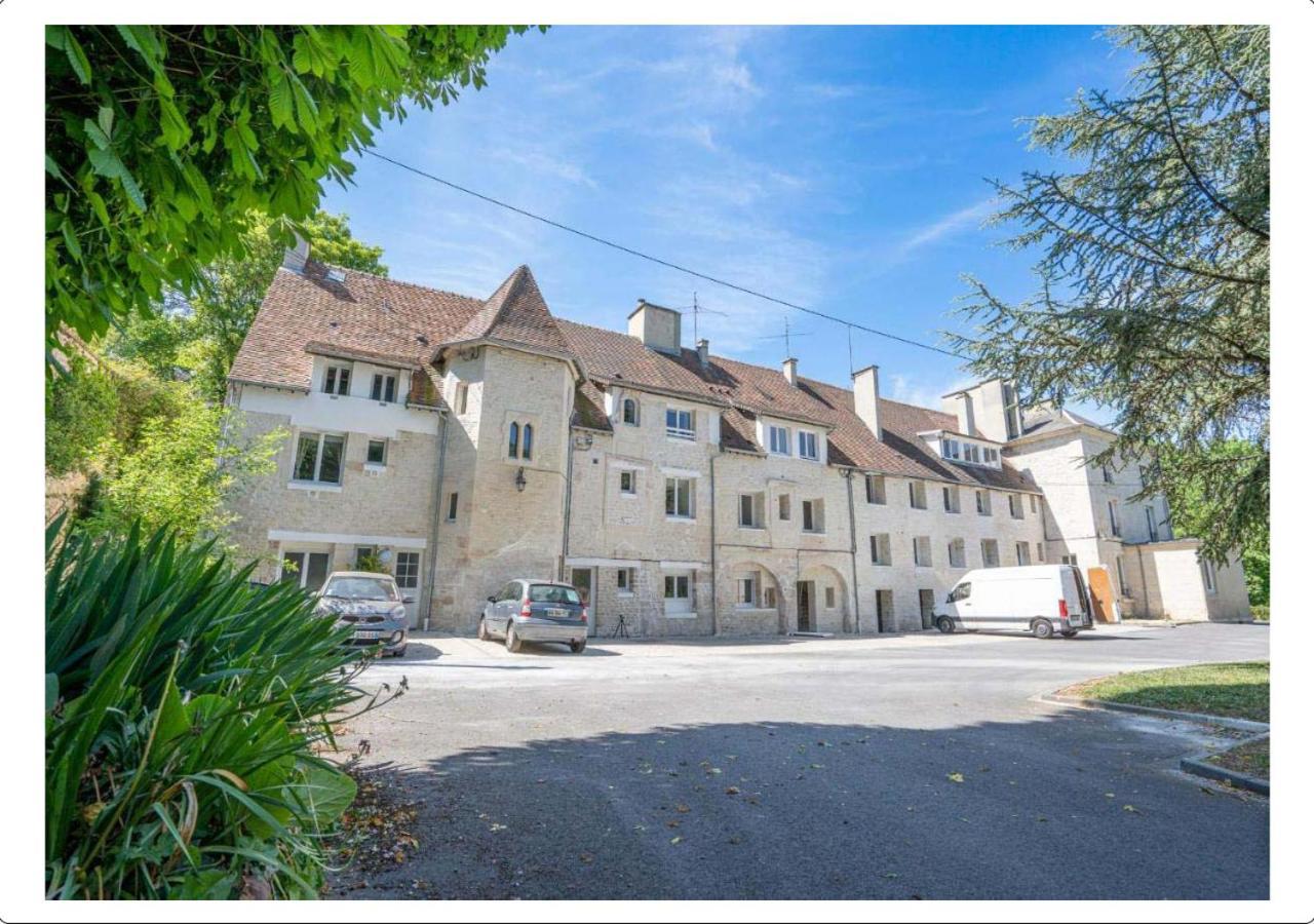 Studio Calme Dans Un Chateau Au Coeur De Caen Apartment Bagian luar foto