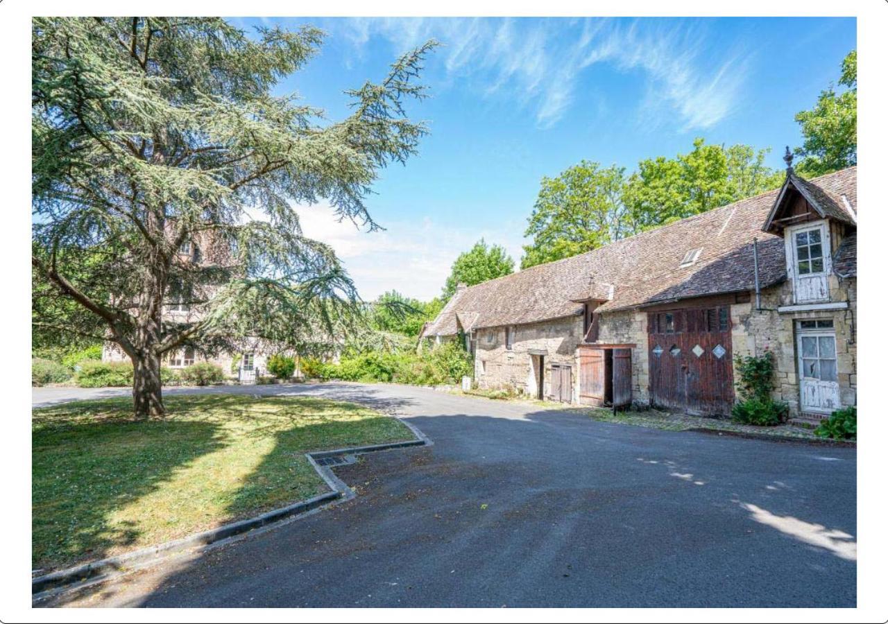 Studio Calme Dans Un Chateau Au Coeur De Caen Apartment Bagian luar foto